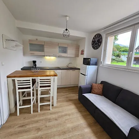 Les Bruyeres Apartment *